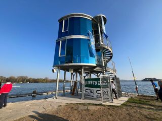 L'inaugurazione della nuova torretta del canottaggio sul lungolago di Gavirate