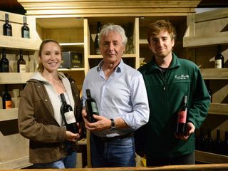 Fabio Cazzani insieme ai suoi figli