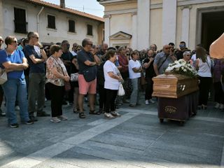 Le immagini del funerale di Omar Zin a Ferno Le immagini del funerale di Omar Zin a Ferno