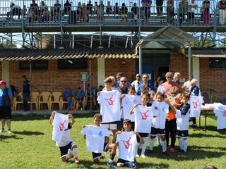 Le immagini del primo torneo di calcio giovanile di Leggiuno dedicato a Gigi Riva Le immagini del primo torneo di calcio giovanile di Leggiuno dedicato a Gigi Riva