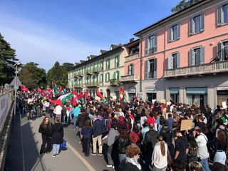 Le immagini della manifestazione di Varese per Gaza