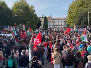 Le immagini della manifestazione di Varese per Gaza