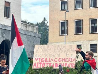 Le immagini della manifestazione di Varese per Gaza