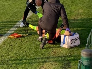 L'infortunio di Venegono al guardalinee qui e nella foto sotto