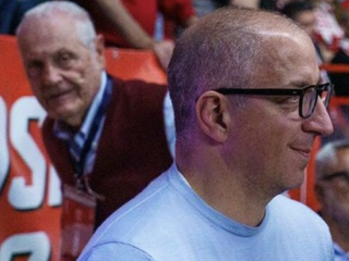 Paolo Orrigoni, 48 anni, davanti al presidente di Pallacanestro Varese Toto Bulgheroni