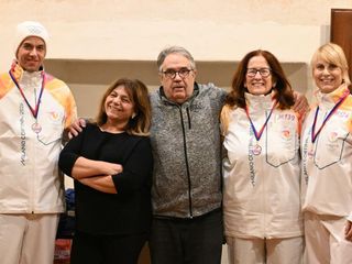 La serata di Besozzo con i tedofori varesini delle Olimpiadi di Milano-Cortina (foto Angela Garro) La serata di Besozzo con i tedofori varesini delle Olimpiadi di Milano-Cortina (foto Angela Garro)