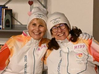 La serata di Besozzo con i tedofori varesini delle Olimpiadi di Milano-Cortina (foto Angela Garro) La serata di Besozzo con i tedofori varesini delle Olimpiadi di Milano-Cortina (foto Angela Garro)