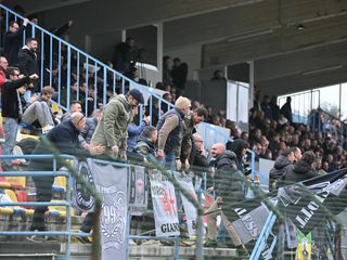 Tifosi grigi al Chinetti (foto Galbiati)