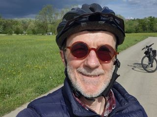 Il nostro Mario Chiodetti in azione sull'itinerario nel verde a un passo da Varese