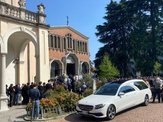 Varese e Biumo si sono fermate per l'ultimo abbraccio a Matteo