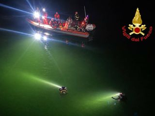 Le immagini del tragico incidente di stanotte in provincia di Como Le immagini del tragico incidente di stanotte in provincia di Como