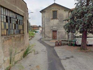 L'esterno della ex concessionaria Terziroli su via Santa Maria Maddalena/2