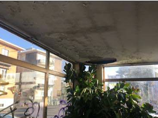 L'interno dell'ex concessionaria/2