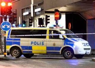 Svezia, auto investe pedoni su marciapiede nel centro di Malmo: feriti