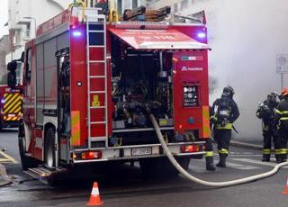 Milano, incendio in un'abitazione: un morto e un ferito
