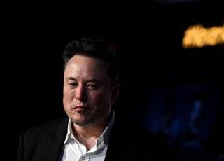 Musk e il maxi bonus da 56 miliardi di dollari, giudice lo boccia e lui si infuria