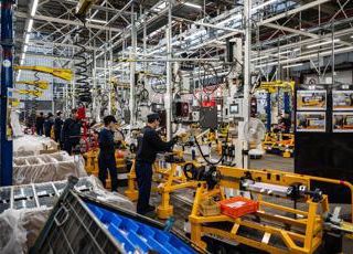 Lavoro, a ottobre +47mila occupati. Tasso disoccupazione giù al 5,8%