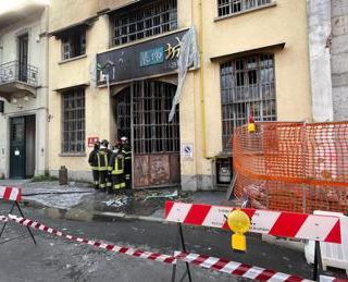 Incendio emporio cinese a Milano, arrestato esecutore e fermati mandanti