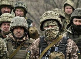 Ucraina, Tusk: &quot;Summit su difesa comune domenica a Londra&quot;