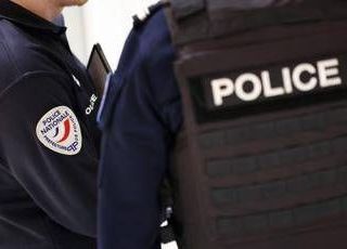 Francia, arrestata ragazza americana che ha gettato dalla finestra il figlio appena nato