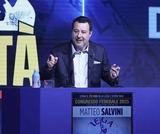Lega, da congresso ok a nuovo Statuto: più forza al segretario e al consiglio federale