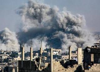 Gaza, 24 morti in raid israeliani. Fonti mediche: "Molti bambini e donne tra vittime"