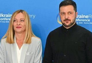 Roma, al via la conferenza per la ricostruzione Ucraina. Meloni: "Immaginare il dopo"