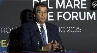 Mare, Fitto: "Semplificazione e riforme specifiche per promuovere l'economia del mare"