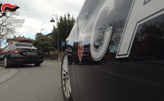 Brescia, apologia fascismo sul web: perquisizioni di giovani in tutta Italia