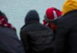 Naufragio Lampedusa, la testimonianza: "Sul molo superstiti stremati e in lacrime"