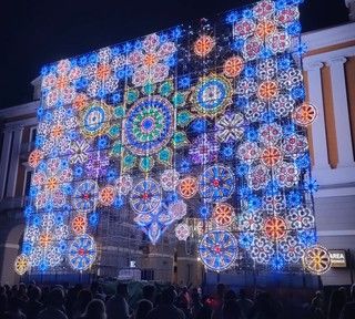 Il lungo weekend dell'Illuminata: da giovedì a domenica luci, spettacoli e solidarietà