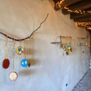 Al Sacro Monte le decorazioni realizzate dai bambini del doposcuola