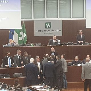 VIDEO. Bagarre in Consiglio regionale. Rissa sfiorata tra La Russa e Majorino VIDEO. Bagarre in Consiglio regionale. Rissa sfiorata tra La Russa e Majorino