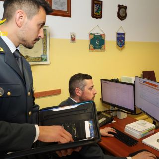 Interessi a oltre il 35%, scatta la denuncia per usura. A Gallarate nei guai un imprenditore e due commercialisti Interessi a oltre il 35%, scatta la denuncia per usura. A Gallarate nei guai un imprenditore e due commercialisti