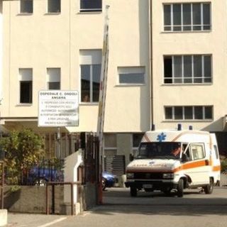 Parto in emergenza al pronto soccorso di Angera: mamma e bimbo stanno bene Parto in emergenza al pronto soccorso di Angera: mamma e bimbo stanno bene