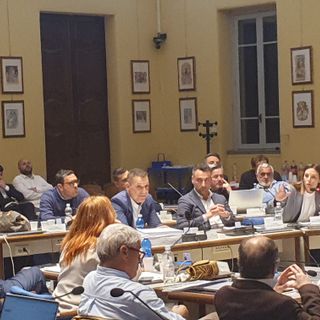 Violenza a Busto, per Max Rogora (FdI) «ci vuole la catapulta». Tovaglieri (Lega): «Castrazione chimica»