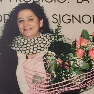 La foto sul cartello voluto dal Comune di Busto