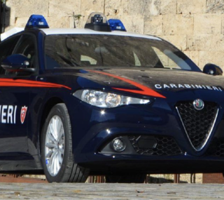 Varese, si finge carabinieri e truffa un'anziana: bottino da mezzo milione di euro. Diciottenne arrestato