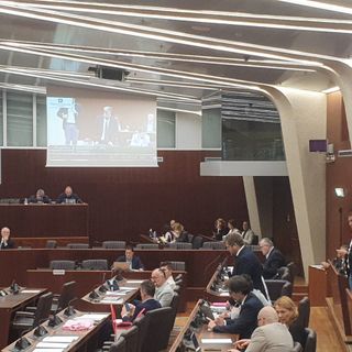 Scontro al Pirellone sul Remigration Summit, il Pd: «Indegno». La Lega: «Più pericoloso chiamare gli anarchici»