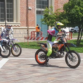 Acrobazie, adrenalina e solidarietà. Torna la mototerapia con Vanni Oddera e Mai Paura