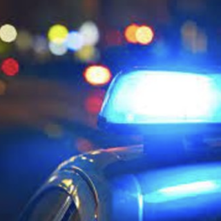 Spari, incendi, chiodi sulle strade: blitz da film dei rapinatori nell'alto Milanese