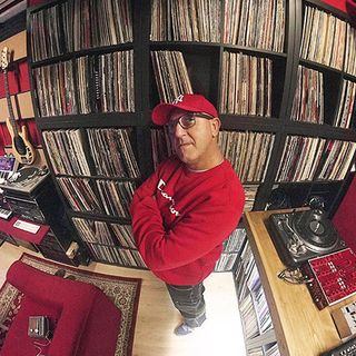 Marco nel suo mondo, la musica: la stupenda foto scelta dai familiari