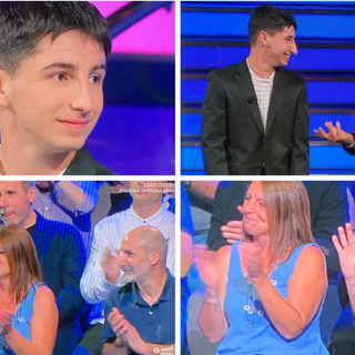 Andrea Siciliano supera i 100 mila euro vinti e finisce abbracciato da mamma e papà, che lo applaudono in studio da Gerry Scotti alla Ruota della fortuna