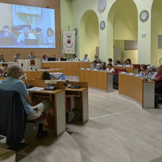 Saronno ha deciso: l’inno nazionale aprirà tutte le sedute del consiglio comunale