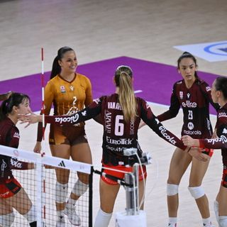 Scandicci-Uyba 3-1: alcune fasi del match (foto Lega Volley Femminile)