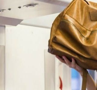 Furto sul Malpensa Express, borsa recuperata dal "Comitato pendolari", era di una giovane donna campana