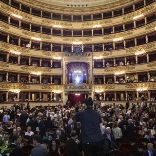 Scala, oggi la Prima senza Armani e Vanoni: le celebrità attese