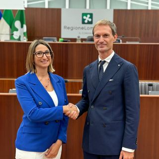 Il consigliere Romana Dell'Erba con il presidente del consiglio regionale Federico Romani