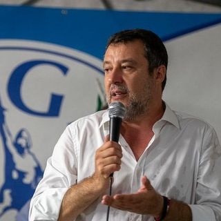 Matteo Salvini sulla tentata rapina di Lonate Pozzolo: «Abbraccio al ragazzo, ha difeso se stesso e la sua famiglia»
