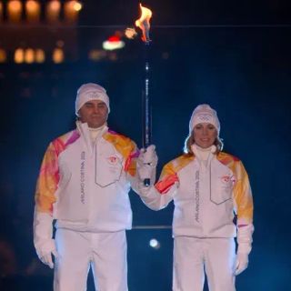 Tomba e Compagnoni ultimi tedofori a Milano